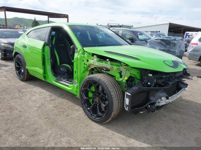 LAMBORGHINI URUS 2024