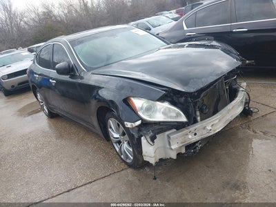 INFINITI M37 2013