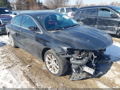 CHRYSLER 200 2015