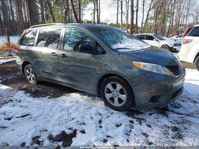 TOYOTA SIENNA 2012