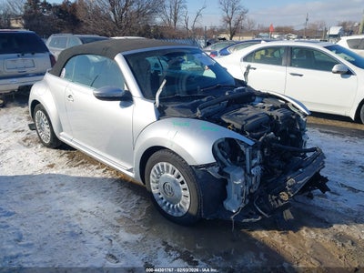 VOLKSWAGEN BEETLE 2015