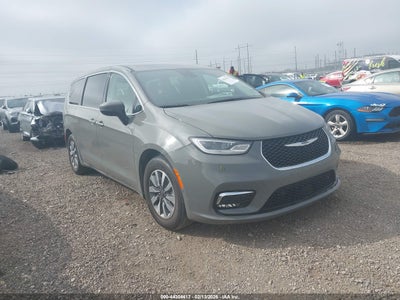 CHRYSLER PACIFICA HYBRID 2023