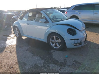 VOLKSWAGEN NEW BEETLE 2010