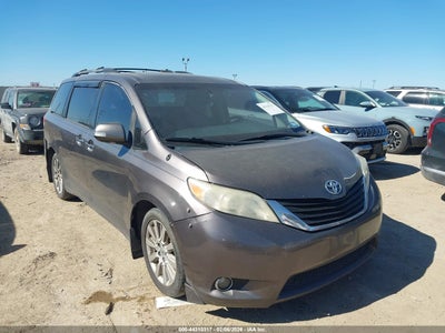 TOYOTA SIENNA 2013
