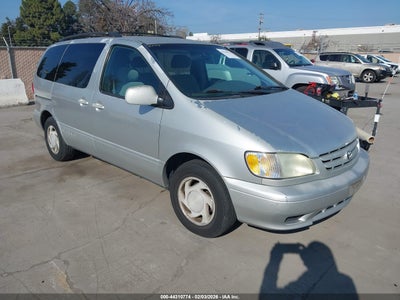 TOYOTA SIENNA 2002