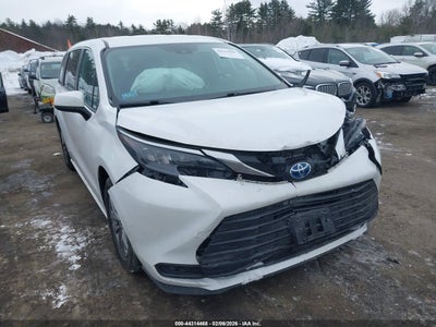 TOYOTA SIENNA 2025