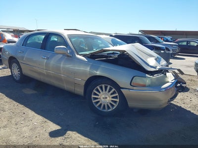 LINCOLN TOWN CAR 2004