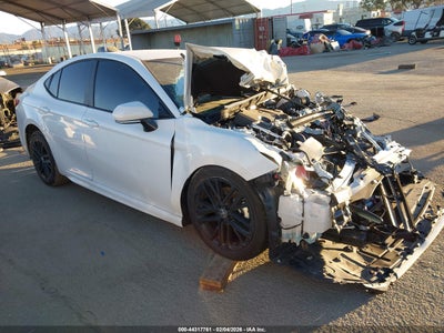 TOYOTA CAMRY 2025