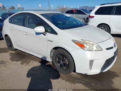 TOYOTA PRIUS 2015
