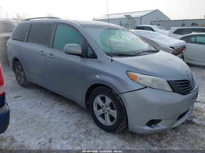 TOYOTA SIENNA 2012