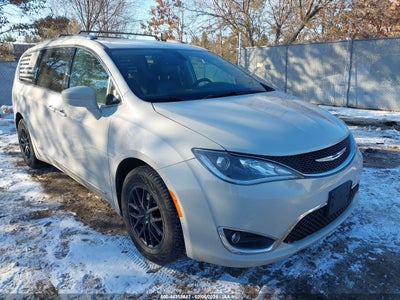 CHRYSLER PACIFICA 2017