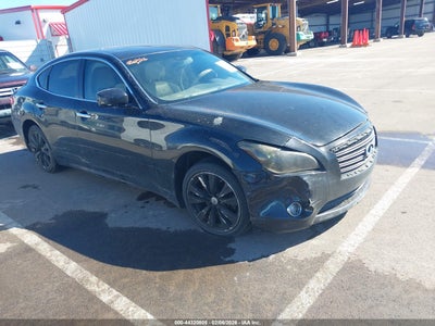 INFINITI M37 2011