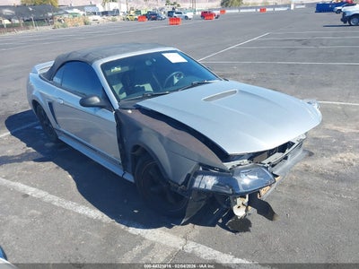 FORD MUSTANG 2000