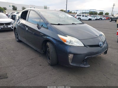 TOYOTA PRIUS 2015