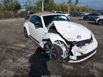 VOLKSWAGEN BEETLE 2013