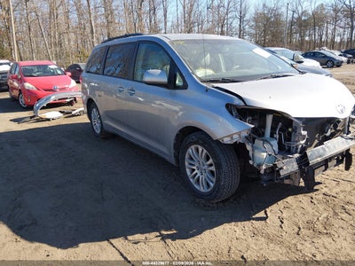 TOYOTA SIENNA 2012