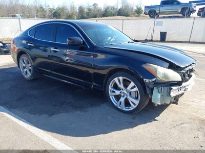 INFINITI M37 2011