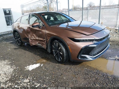 TOYOTA CROWN 2025