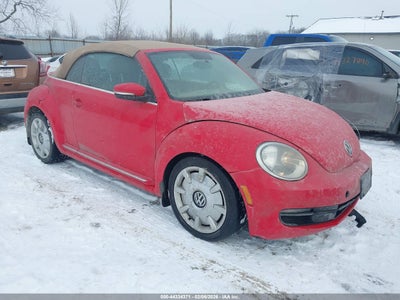 VOLKSWAGEN BEETLE 2013