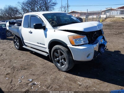 NISSAN TITAN 2015