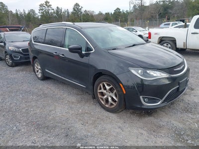 CHRYSLER PACIFICA 2017