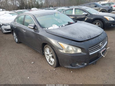 NISSAN MAXIMA 2010