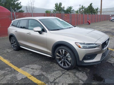 VOLVO V60 CROSS COUNTRY 2026