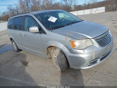 CHRYSLER TOWN & COUNTRY 2012