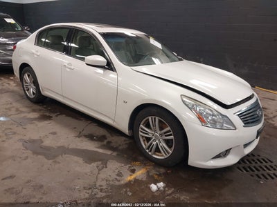 INFINITI Q40 2015