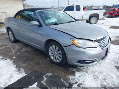 CHRYSLER 200 2013