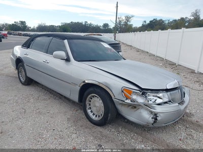 LINCOLN TOWN CAR 2002