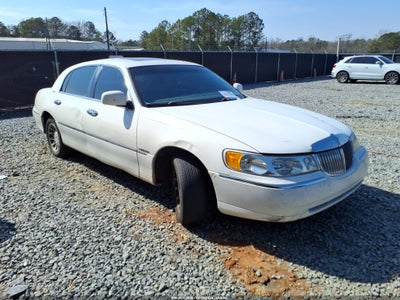 LINCOLN TOWN CAR 2000