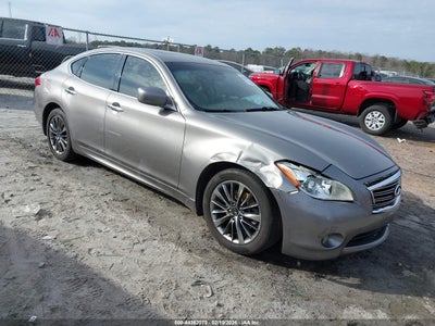 INFINITI M37 2011