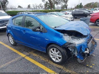 TOYOTA PRIUS C 2015