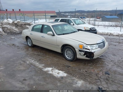 LINCOLN TOWN CAR 2000