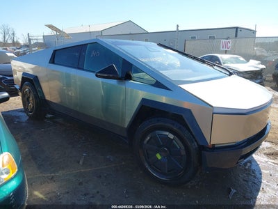 TESLA CYBERTRUCK 2025