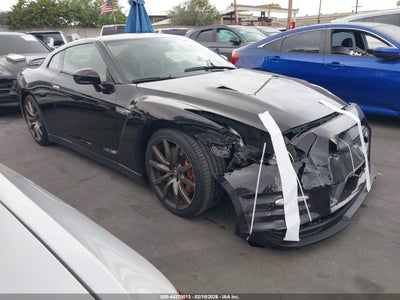 NISSAN GT-R 2014