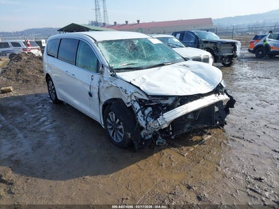 CHRYSLER PACIFICA HYBRID 2024