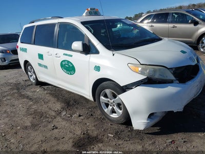 TOYOTA SIENNA 2013