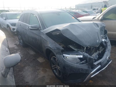 MERCEDES-BENZ GLC 300 2016