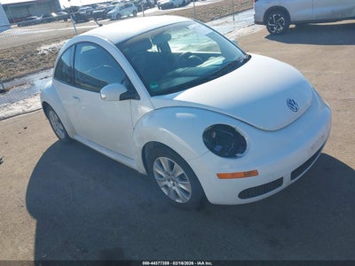 VOLKSWAGEN NEW BEETLE 2010