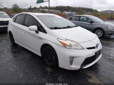 TOYOTA PRIUS 2014