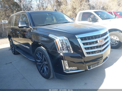 CADILLAC ESCALADE 2017