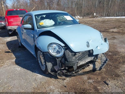VOLKSWAGEN BEETLE 2013