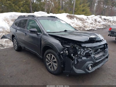 SUBARU OUTBACK 2025