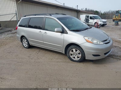 TOYOTA SIENNA 2008
