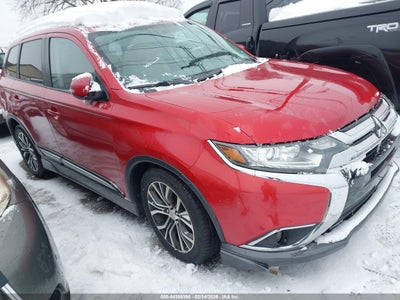 MITSUBISHI OUTLANDER 2016
