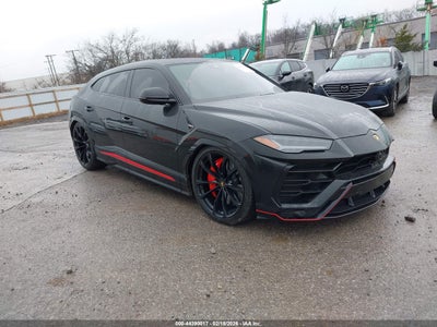 LAMBORGHINI URUS 2021