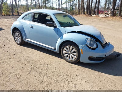 VOLKSWAGEN BEETLE 2015