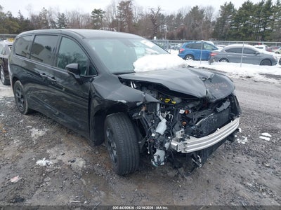CHRYSLER PACIFICA HYBRID 2024